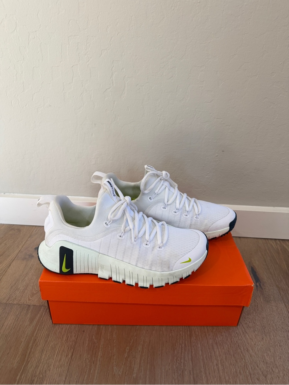 Women's Nike Free Metcon 6 Training Shoes - Picture 4 of 5